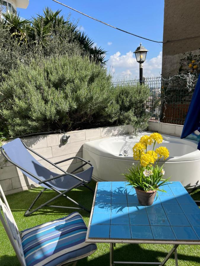 La Finestra Nel Giardino Hotel Наполи Екстериор снимка